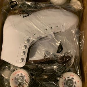 Chicago Women’s Roller Skates